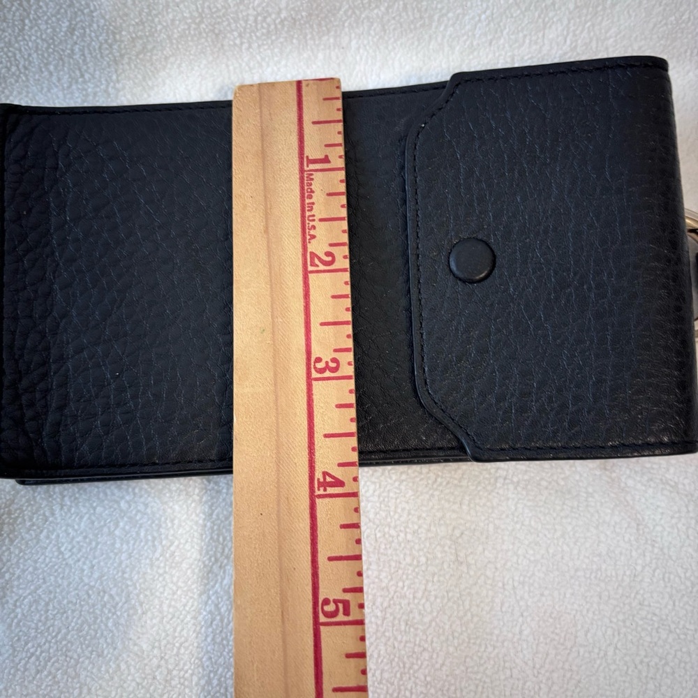 “Izzi” Leather Phone Crossbody - Picture 6 of 10